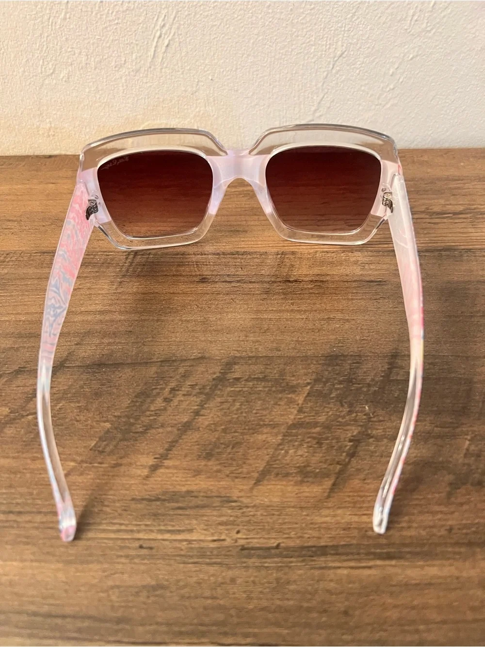 Lilly Pulitzer Oversized Square Splashdance Sunglasses Style # 010239